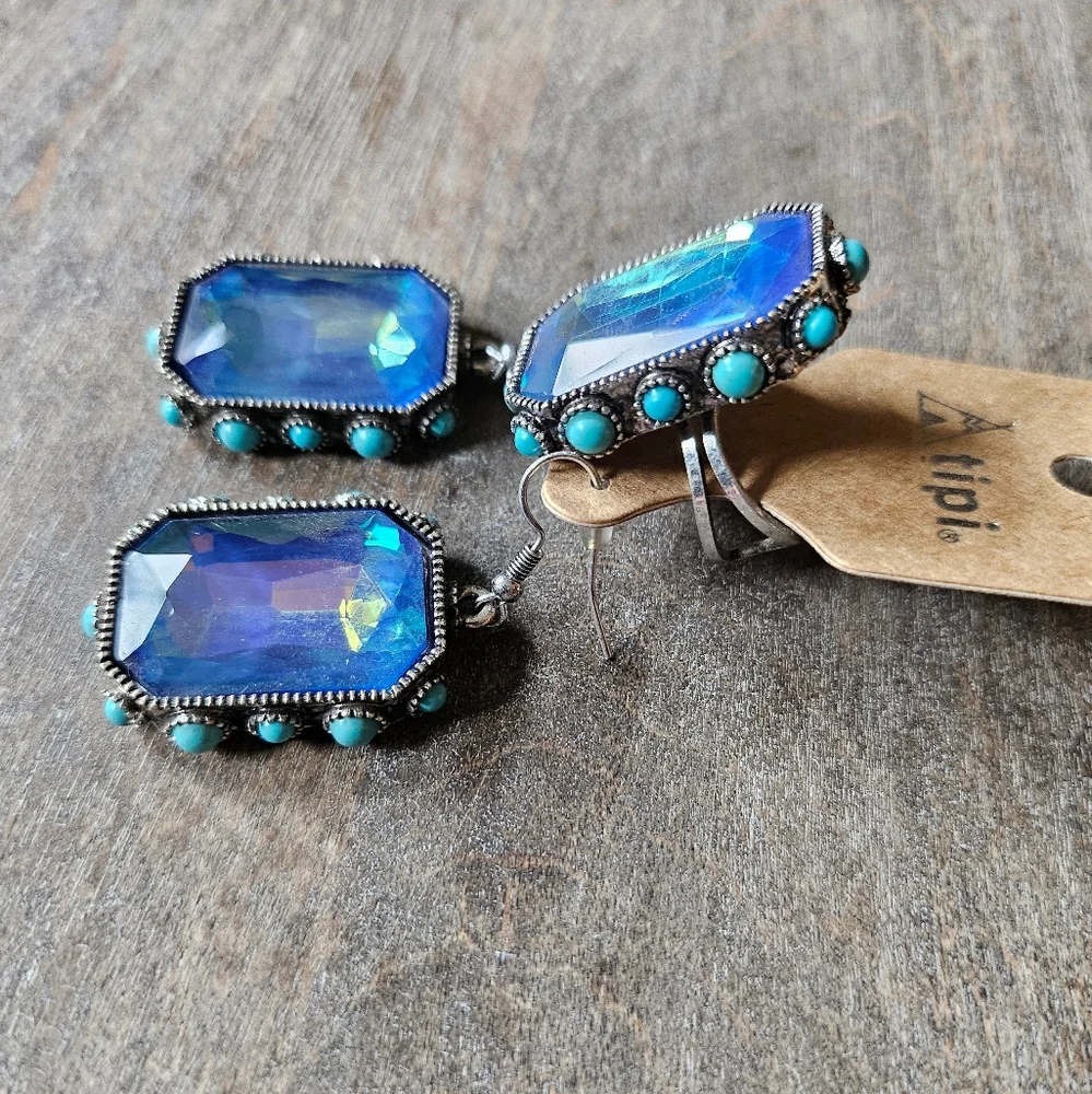 NWT Blue Turquiose iridescent stone ring with matching earrings